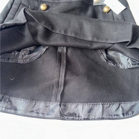 Express Skirt Womens Size 0 Black Mini Pleated Pockets Gold Buttons
Zip Back - Picture 3 of 4